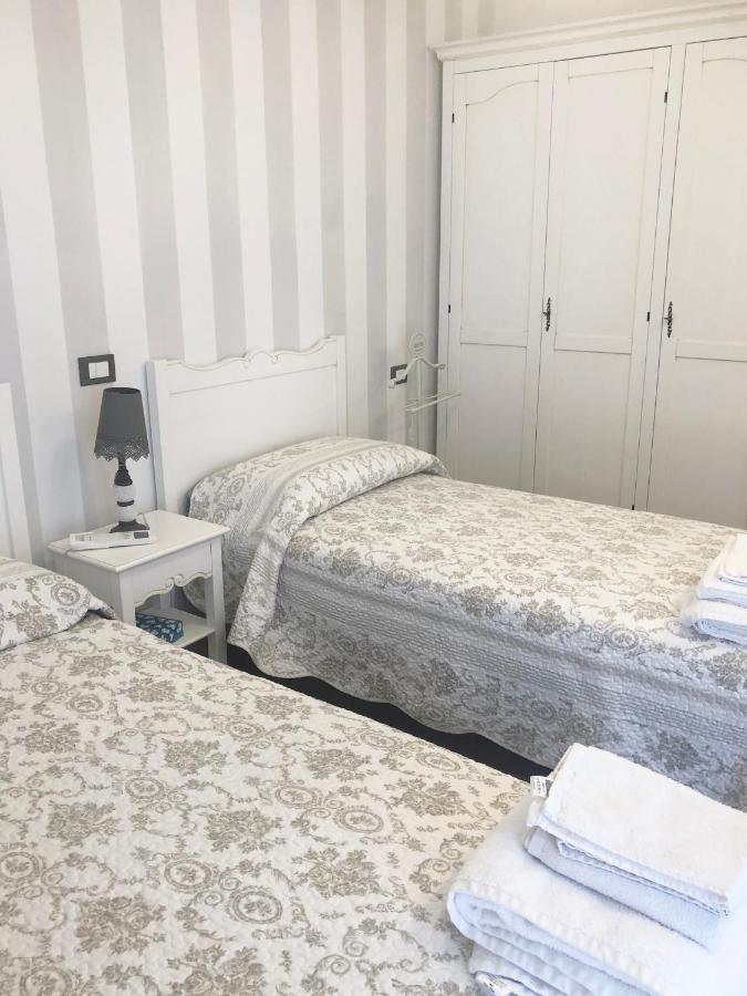 La Rosa Bianca Bed & Breakfast Rozzano Exterior foto