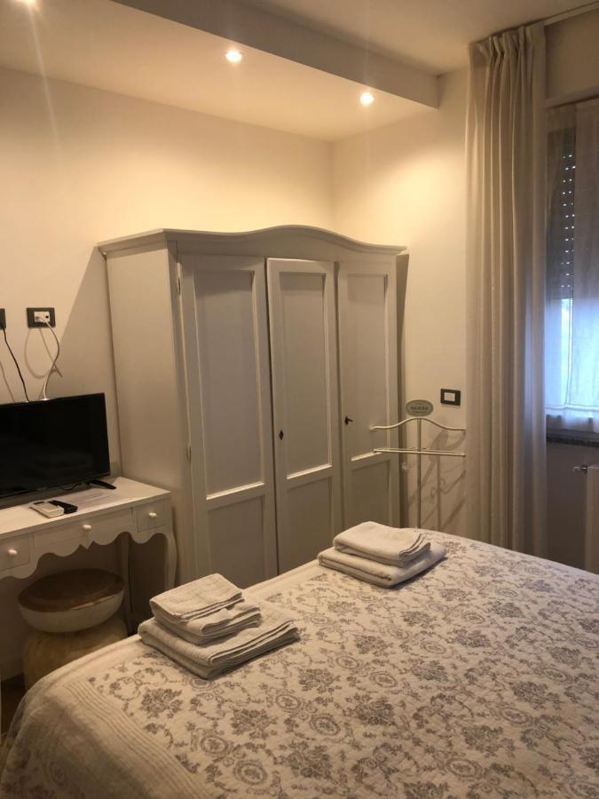 La Rosa Bianca Bed & Breakfast Rozzano Exterior foto
